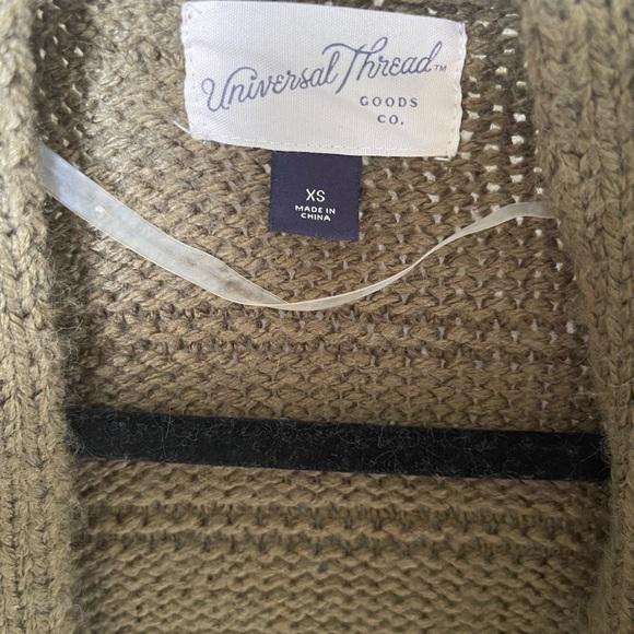 🪴 Olive Green Oversized Sweater 🪴 - Picture 3 of 3